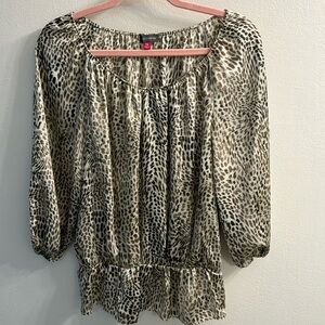 EUC Vince Camuto animal print blouse; 3/4 length sleeves with waist detail; PM